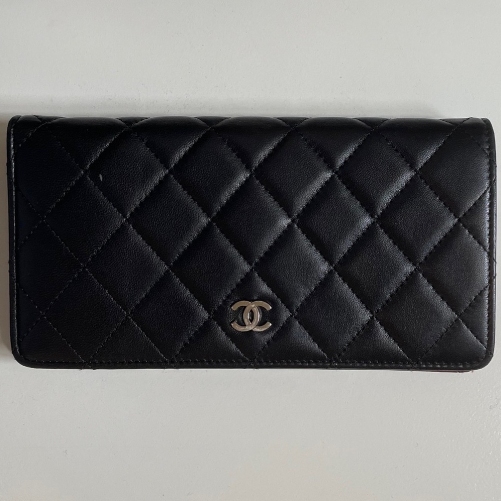 CHANEL Black Yen Caviar Bifold Wallet Women's Long Wallet